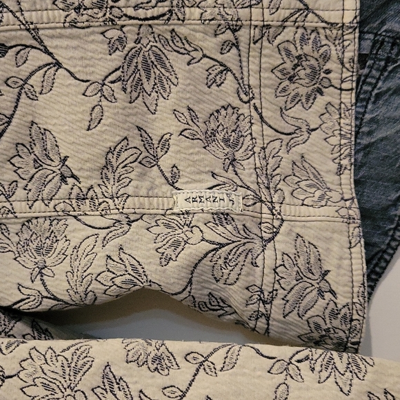 AJ ARMANI JEANS/ 10 / PRINT - Picture 11 of 12